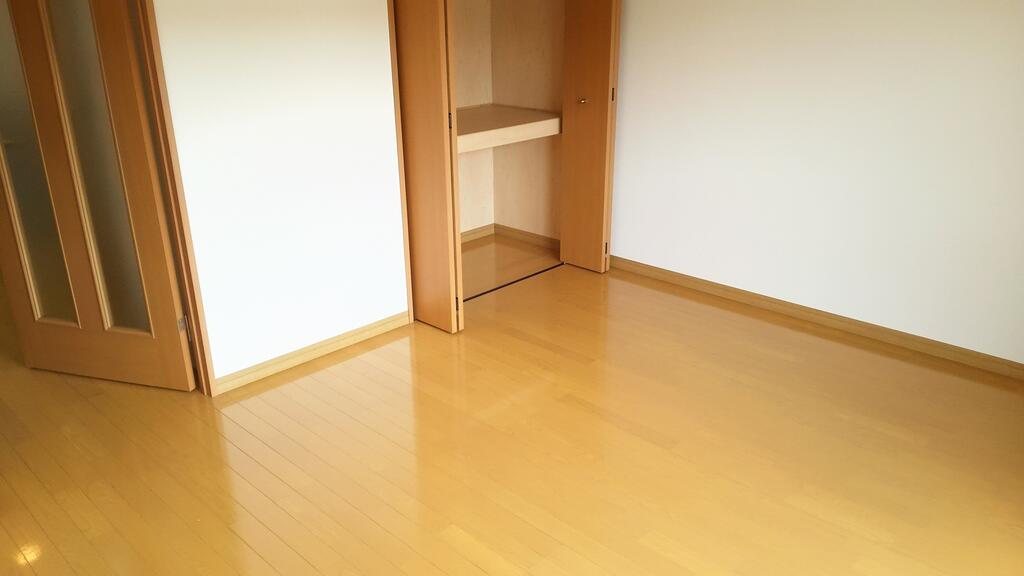鶴望ドリームマンションIの居間写真