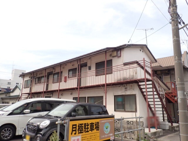 函館市本町のアパートの建物外観