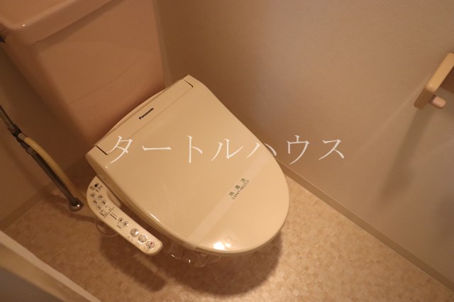 【ファミリアル隆樹のトイレ】