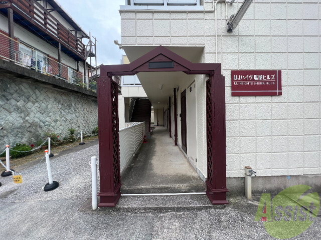 【神戸市垂水区塩屋町のマンションのエントランス】