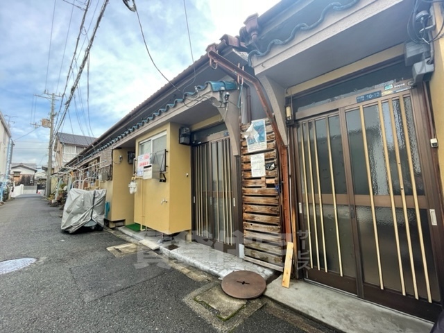 南寺方貸家の建物外観