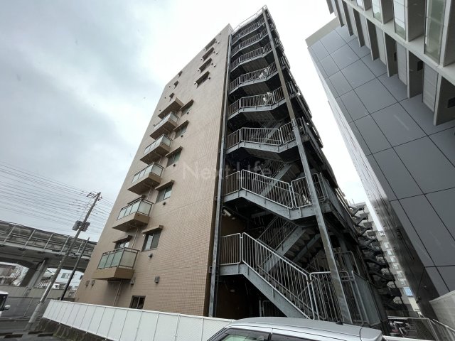 アルテーヌ新横浜の建物外観