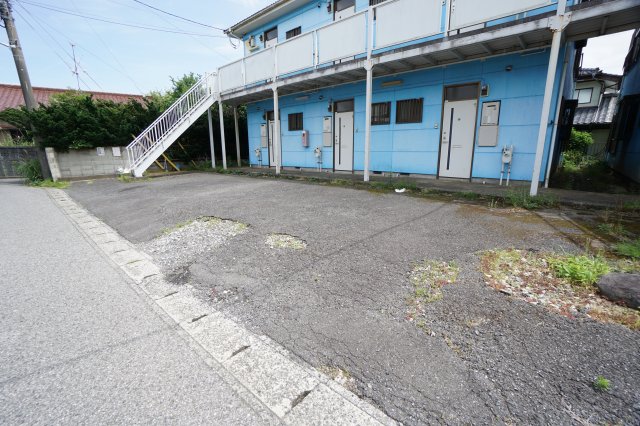 【千葉市緑区あすみが丘のアパートの駐車場】