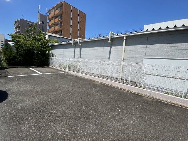 【名古屋市中川区助光のマンションの駐車場】