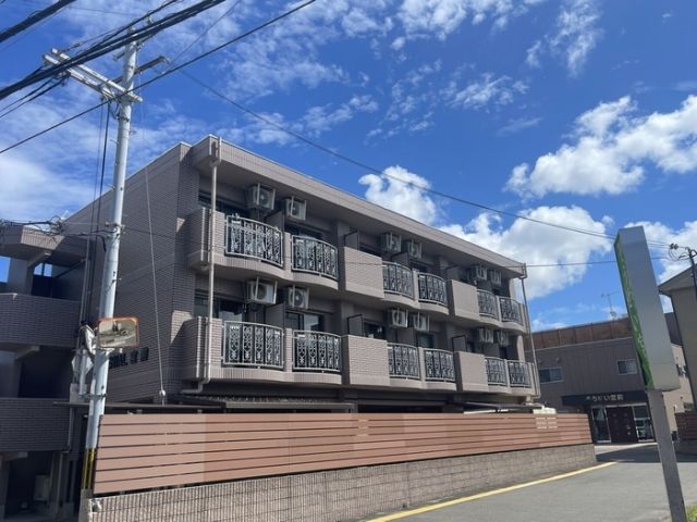 和歌山市杭ノ瀬のマンションの建物外観