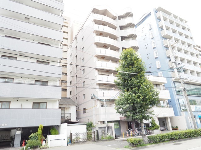 名古屋市中区千代田のマンションの建物外観