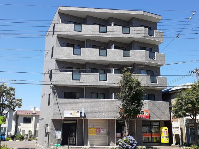 函館市杉並町のマンションの建物外観