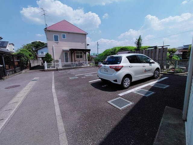 【リバーオークスの駐車場】