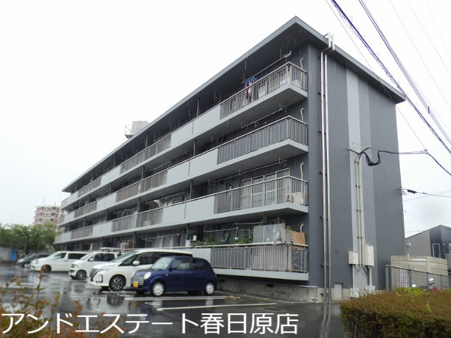 春日市桜ヶ丘のマンションの建物外観