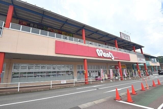 【広島市安佐北区深川のアパートのドラックストア】