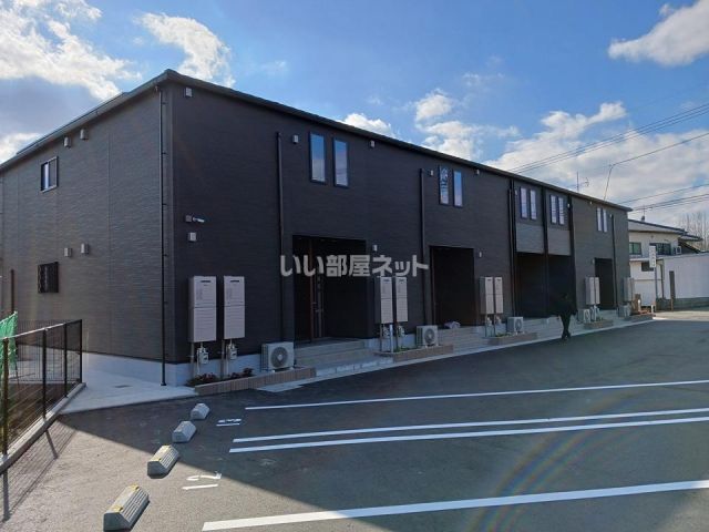 人吉市鶴田町のアパートの建物外観