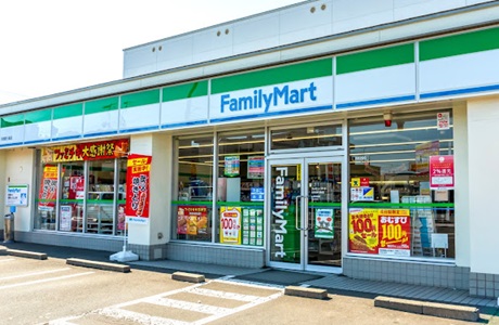 コンビニ　ファミリーマート月寒東5条店（コンビニ）まで190m