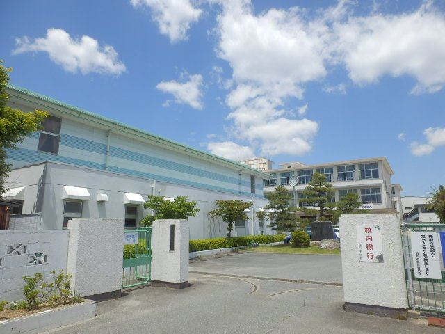 中学校　浜松市立曳馬中学校（中学校）まで1600m