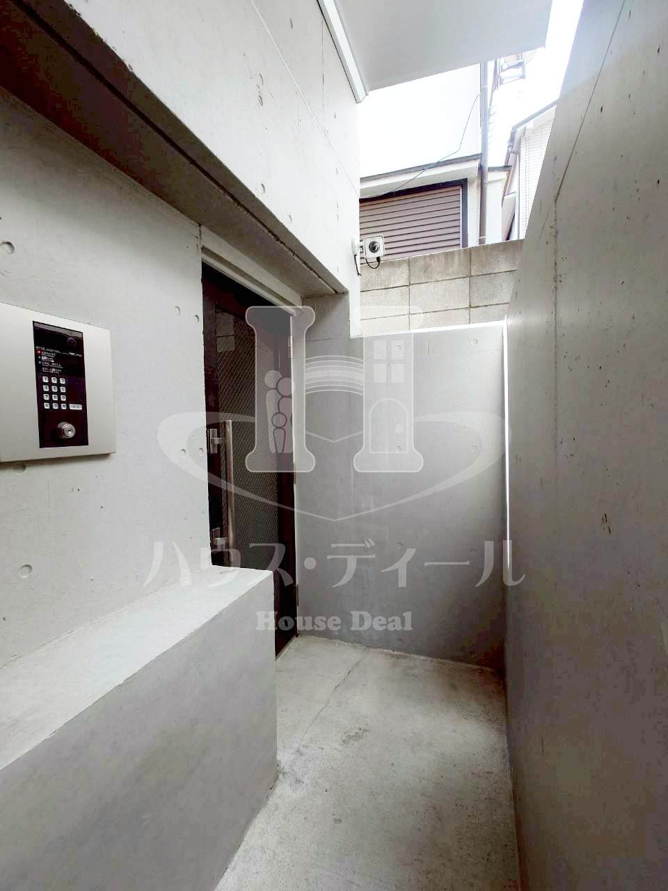 エントランス　清潔なエントランスです