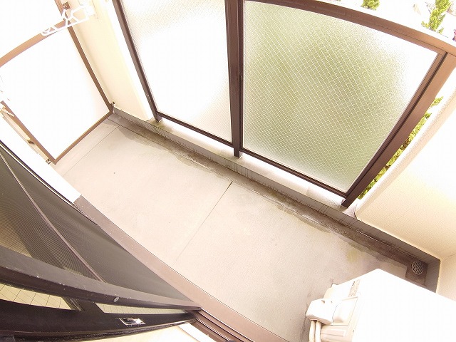 バルコニー　同物件改装例です。