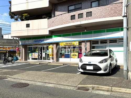 コンビニ　ファミリーマート 金山五丁目店（コンビニ）まで278m