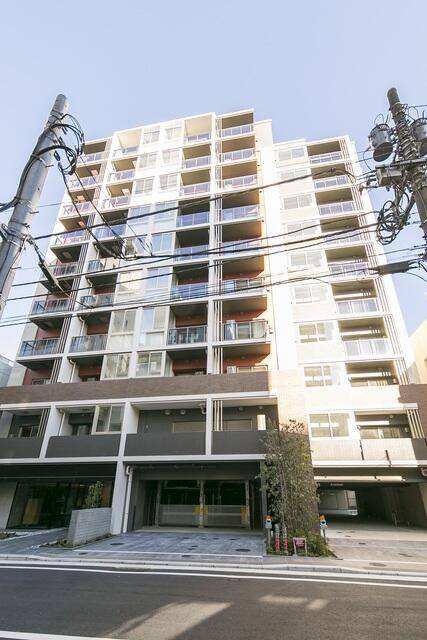 建物外観　オートロック完備