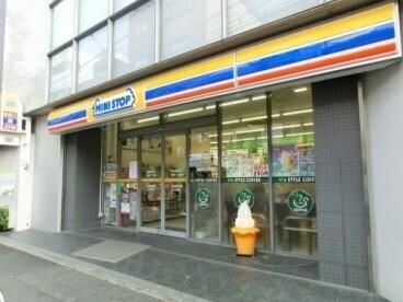 コンビニ　ミニストップ西浅草2丁目店（コンビニ）まで874m