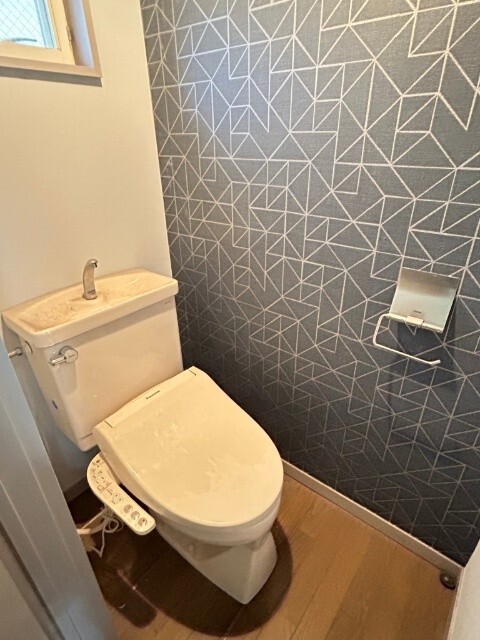 トイレ　別部屋の写真になります