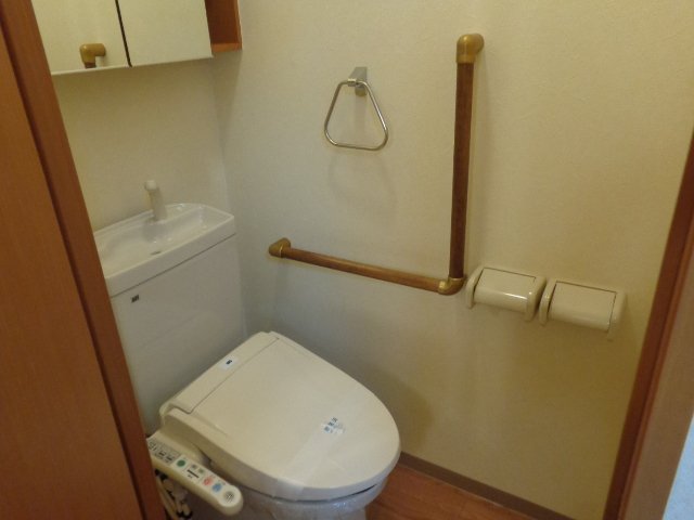 トイレ　シャワー付トイレ