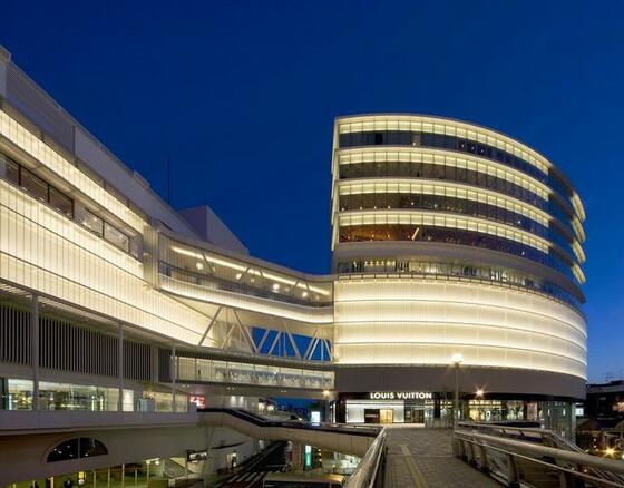 ショッピングセンター　柏高島屋ステーションモール新館（ショッピングセンター）まで843m