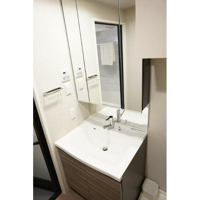 洗面設備　シャワードレッサー