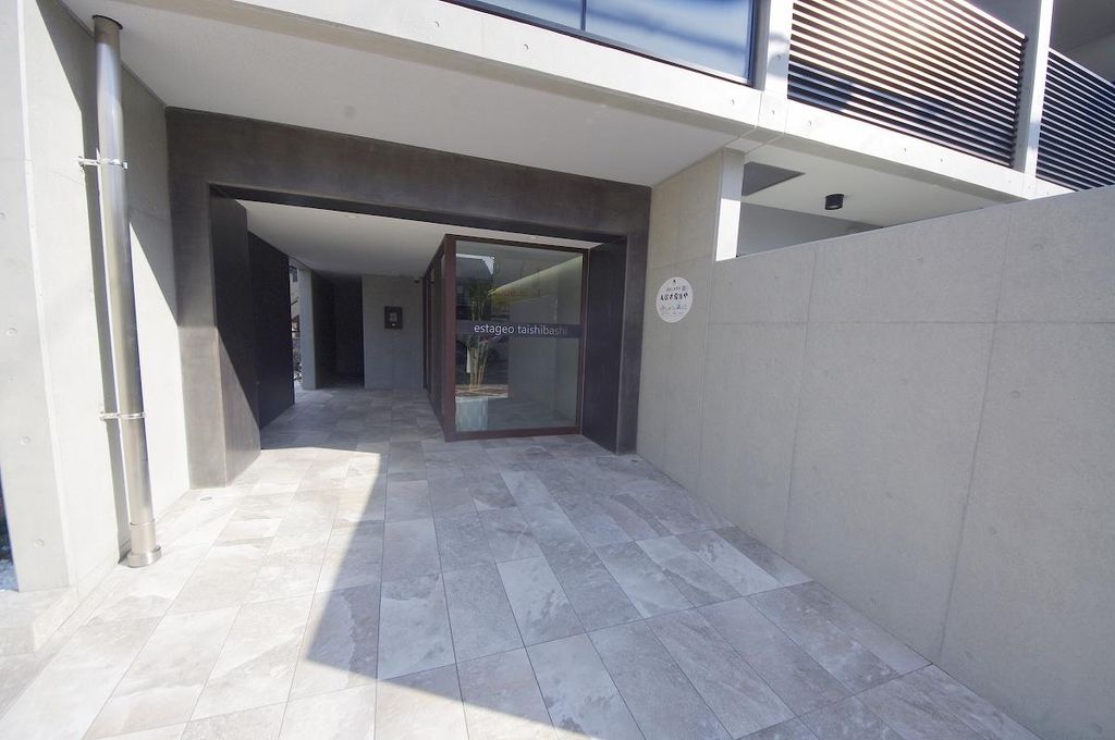 エントランス　エントランス