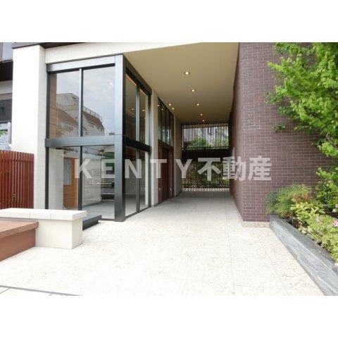 エントランス　清潔なエントランスです