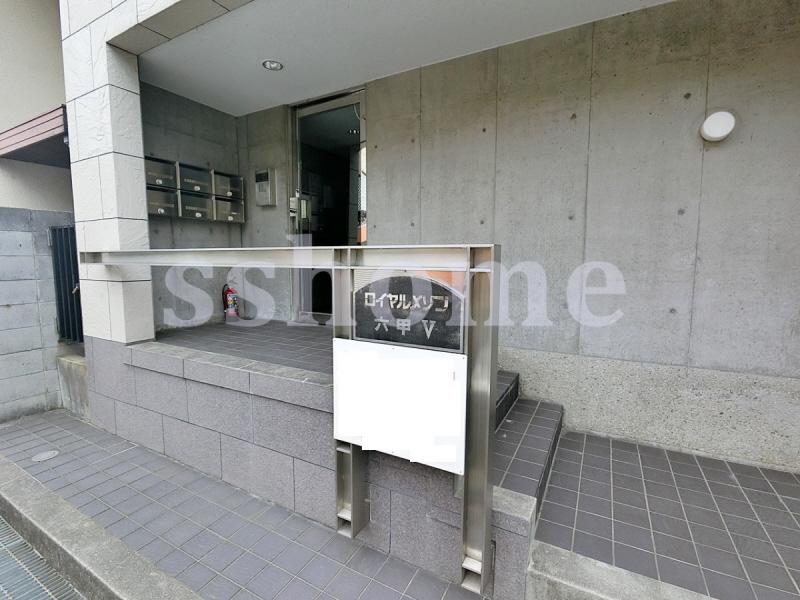 エントランス　建物入口☆