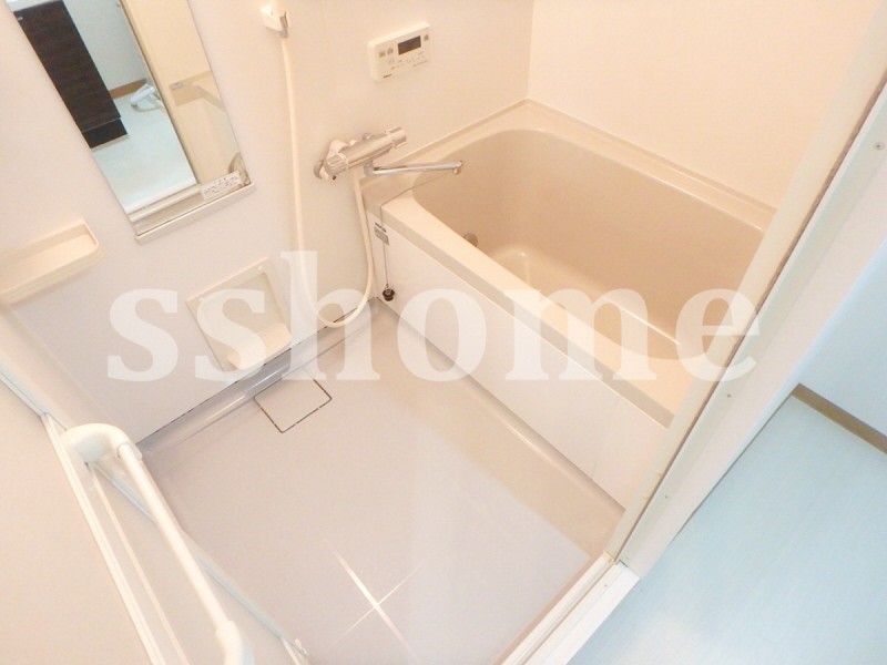 バス・シャワールーム　清潔感のある浴室☆