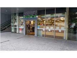 コンビニ　ファミリーマート恵比寿南三丁目店（コンビニ）まで87m