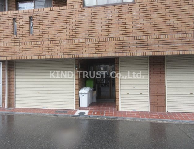 エントランス　建物の内部です