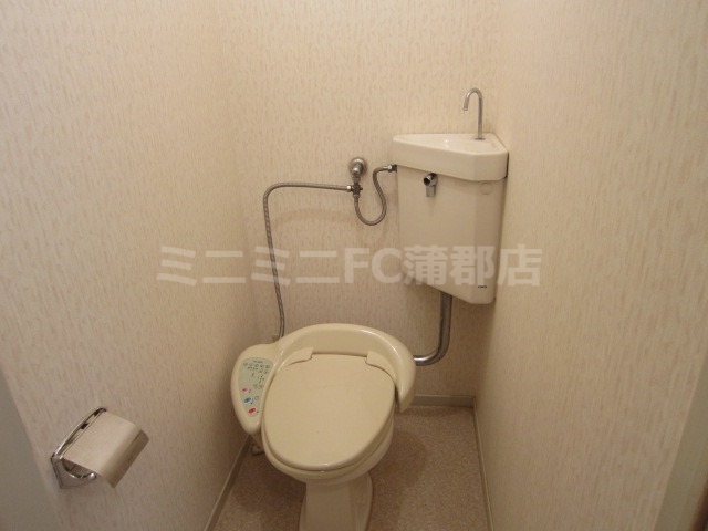 トイレ　温水洗浄便座付き