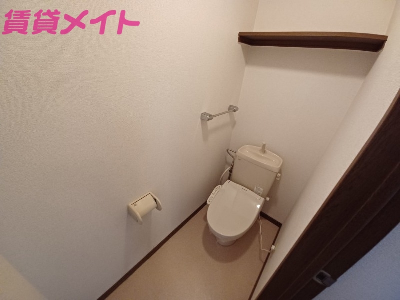 トイレ　同型参考写真