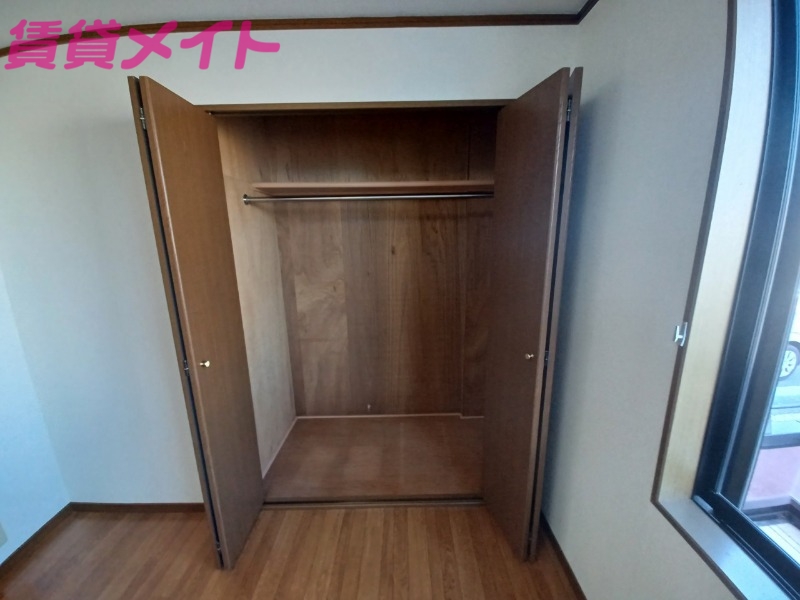 収納　同型参考写真