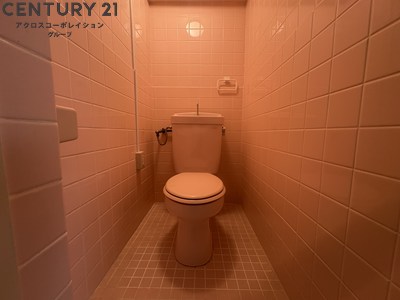 トイレ　シンプルで掃除のしやすいトイレです！