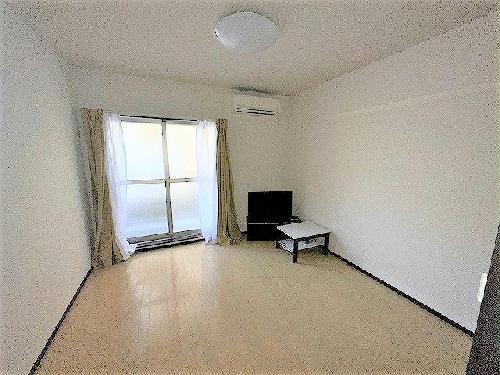 居室・リビング　1階タイプのお部屋です。