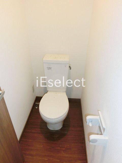 トイレ　トイレはシンプルですね。