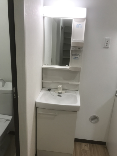 洗面設備　写真は別室のものとなります。