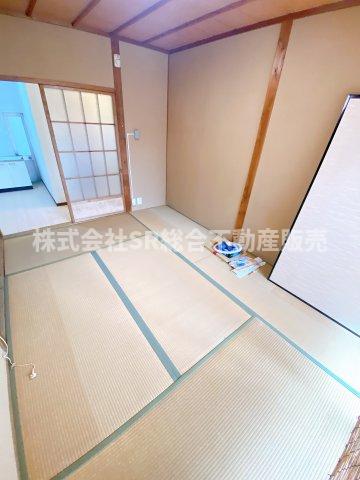 稲葉1丁目テラスハウスの居間写真