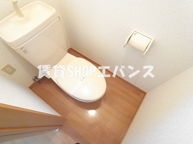 興松貸家のトイレ写真
