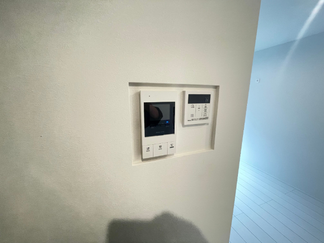 セキュリティ　モニター付きインターホン