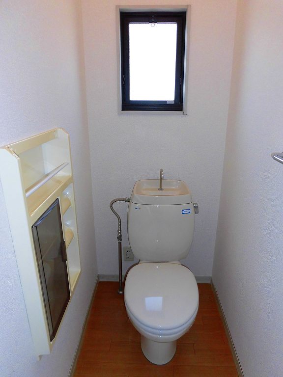 サニーコート杉山のトイレ写真