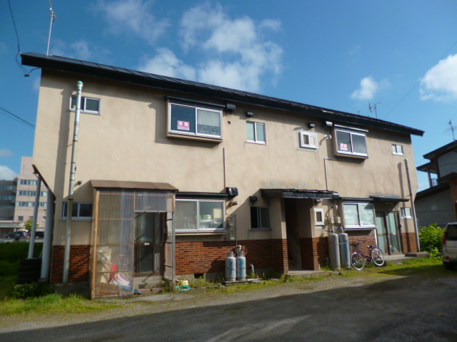 【野際荘の建物外観】