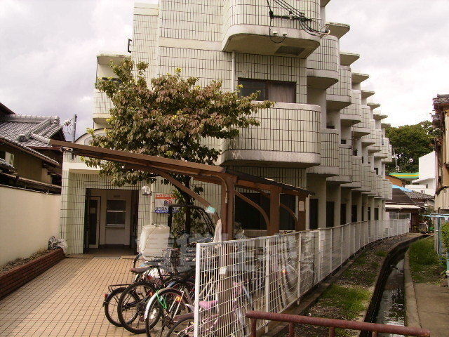 【京都市西京区桂浅原町のマンションの建物外観】