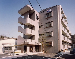 鹿児島市伊敷のマンションの建物外観