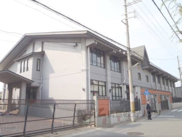 【京都市左京区田中馬場町のマンションの小学校】