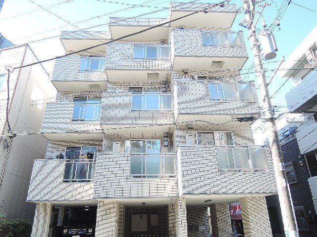 横浜市神奈川区松本町のマンションの建物外観