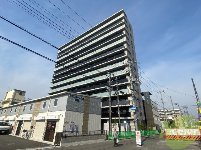 大阪市淀川区三国本町のマンションの建物外観