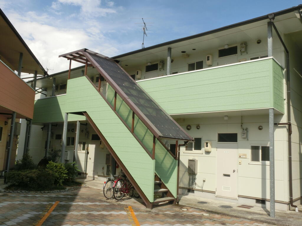 七塚ハイツBの建物外観